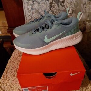 Nike Promina W 8.5 Mint Cannon Sneakers with White Sole NIB
